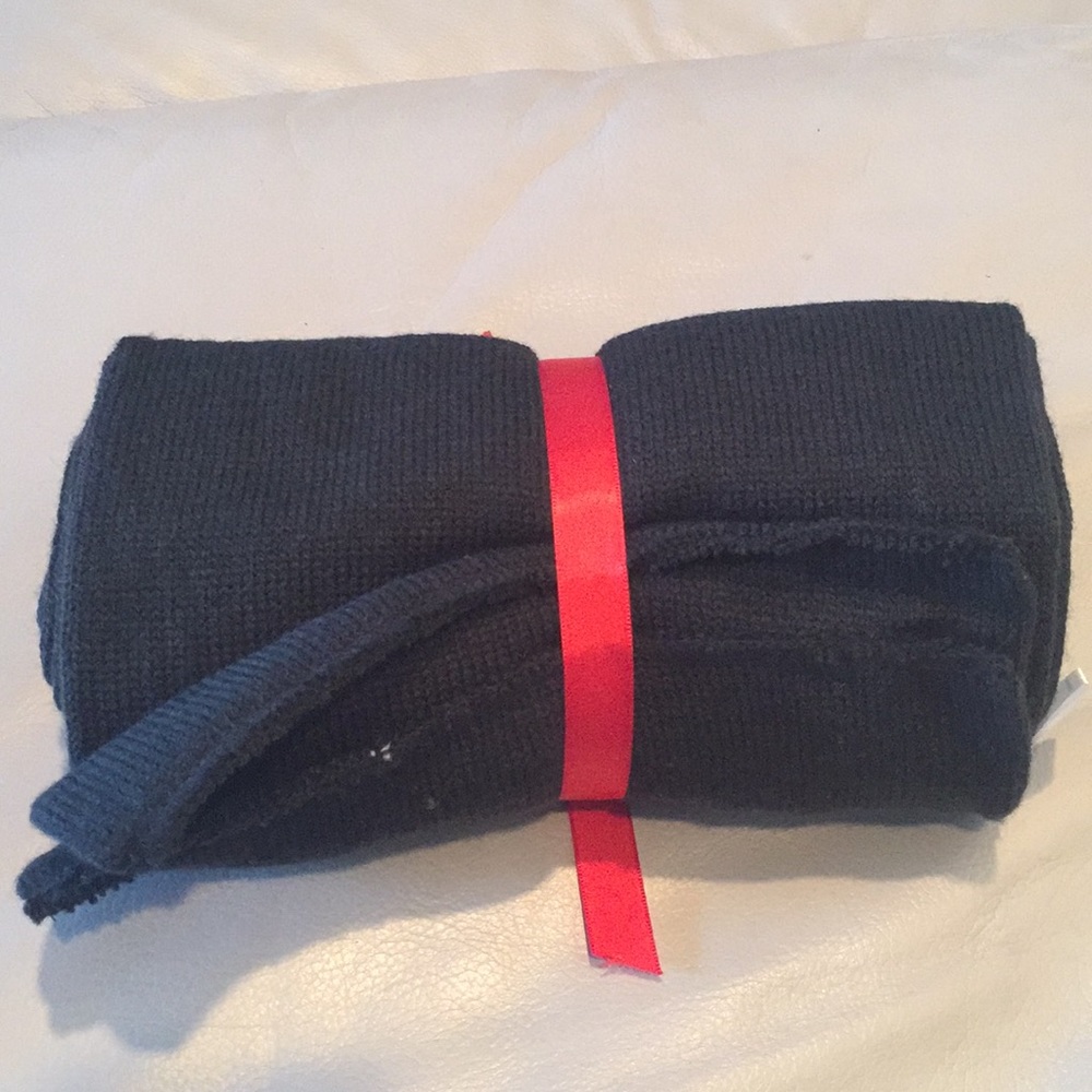 New Paramount scarf - Picture 3 of 3